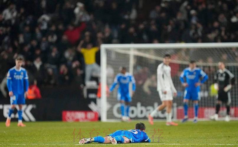 皇马崩盘?3天丢2冠+仓促解雇阿隆索!名宿批老佛爷:问题在球员 皇马崩盘?3天丢2冠+仓促解雇阿隆索!名宿批老佛爷:问题在球员